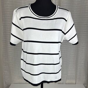 STYLE ME PETITE Classic Black and White Striped Women's Top, Size PXL
